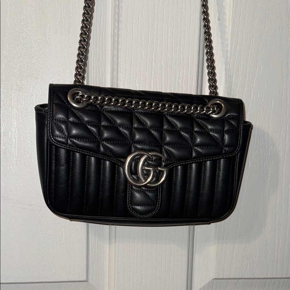 Elegant Authentic Gucci 🖤 Quilted Bag. No rips, no tears please see all photos. - Picture 8 of 12
